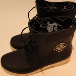 Shoes: Subtle- Rain boots- unisex- size 8 or 40